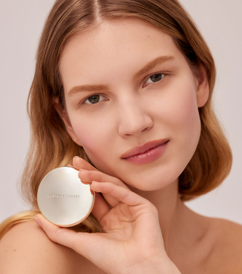 A powder with skincare benefits as it is infused with probiotics and carefully considered ingredients.  